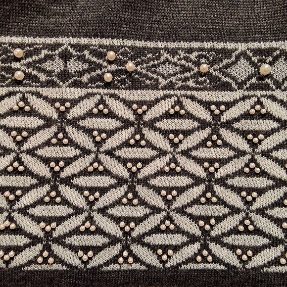 Theomiles Gray Wool Blend Tunic Sweater With Pearl Beaded Accents Keyhole Button - Picture 6 of 7